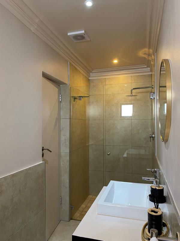 1 Bedroom Property for Sale in Sea Point Western Cape